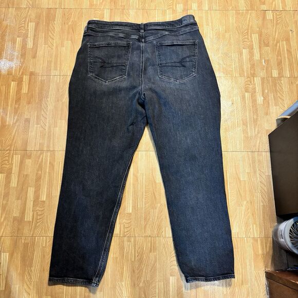American Eagle Women's Strigid Mom Jean Size 16 Black High Rise - Picture 5 of 7